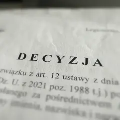 Ustawa po angielsku: Co oznacza i jak jest używana w prawie?