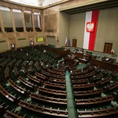 Obrady Sejmu kiedy: nie przegap ważnych dat i tematów dyskusji