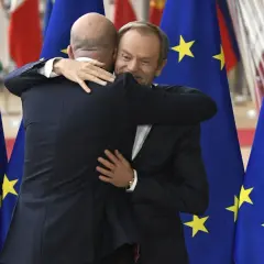 Jaką funkcję pełni Donald Tusk jako premier Polski i jego zadania?
