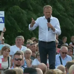 Jaki kolor włosów ma Tusk? Zaskakujące fakty o jego wyglądzie