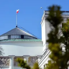 Kto przewodniczy obradom sejmu i senatu? Poznaj ich kluczowe role