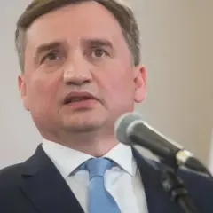 Gdzie ukrywa się Ziobro? Prawda o jego obecności w Warszawie