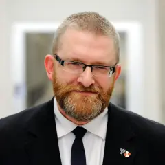 Grzegorz Braun z jakiej partii? Odkryj jego polityczne powiązania