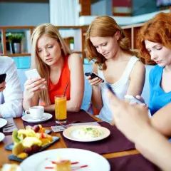 Jak łatwo ustawić APN w telefonie i uniknąć problemów z internetem