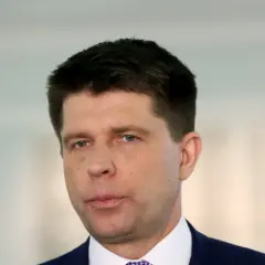 Portret Ryszarda Petru, polityka w garniturze.