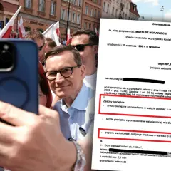 Mateusz Morawiecki na tle tłumu z polskimi flagami, obok fragment oświadczenia majątkowego, gdzie mieszka Mateusz Morawiecki.