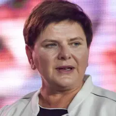 Jakie wykształcenie ma Beata Szydło? Zaskakujące fakty o jej studiach