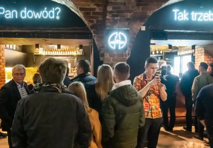 Jaką firmę ma Sławomir Mentzen? Odkryj jego pub i kancelarię