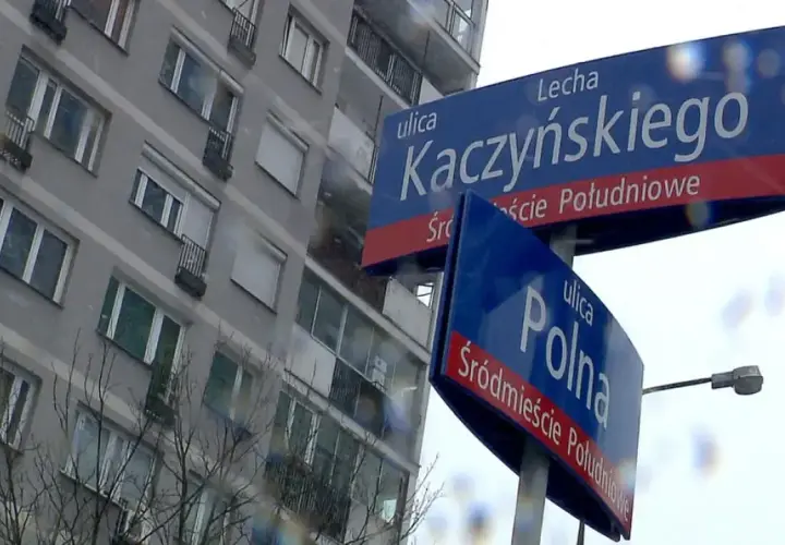 Armii Ludowej czy Lecha Kaczyńskiego: kontrowersje i historia zmian nazw
