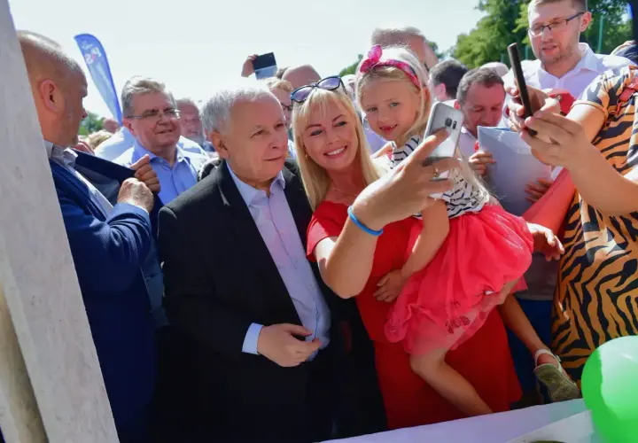 Czy Jarosław Kaczyński ma żonę i dzieci? Prawda o jego życiu osobistym