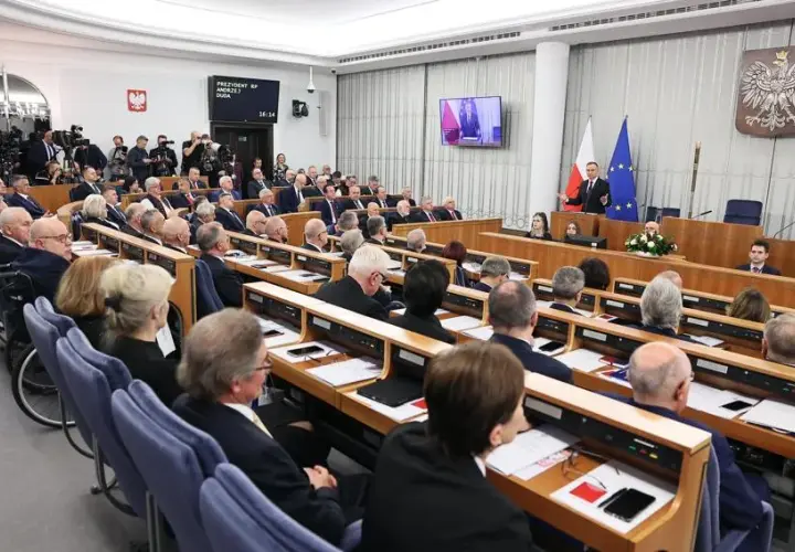 Senat co to? Kluczowe informacje o roli i funkcjonowaniu w Polsce