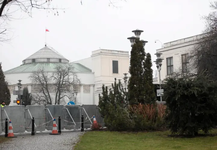 Kto uchwala ustawy w Polsce i jak wygląda ten proces?