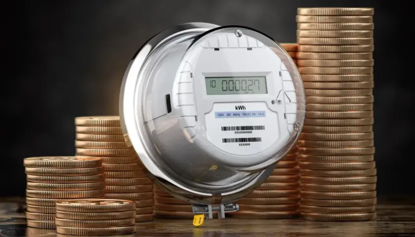 Licznik energii elektrycznej i stosy monet. Czy ustawa o bonie energetycznym zostanie przedłużona na drugą połowę 2026 roku?