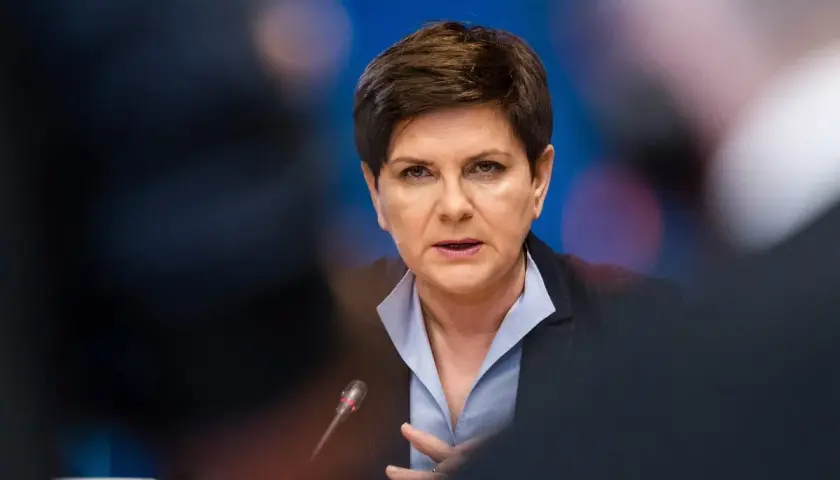 Beata Szydło podczas konferencji, gdzie mogła wyjaśnić prawdę o rzekomym konflikcie z kierownictwem partii.