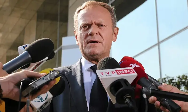 Ile języków zna Tusk? Zaskakujące fakty o jego umiejętnościach językowych