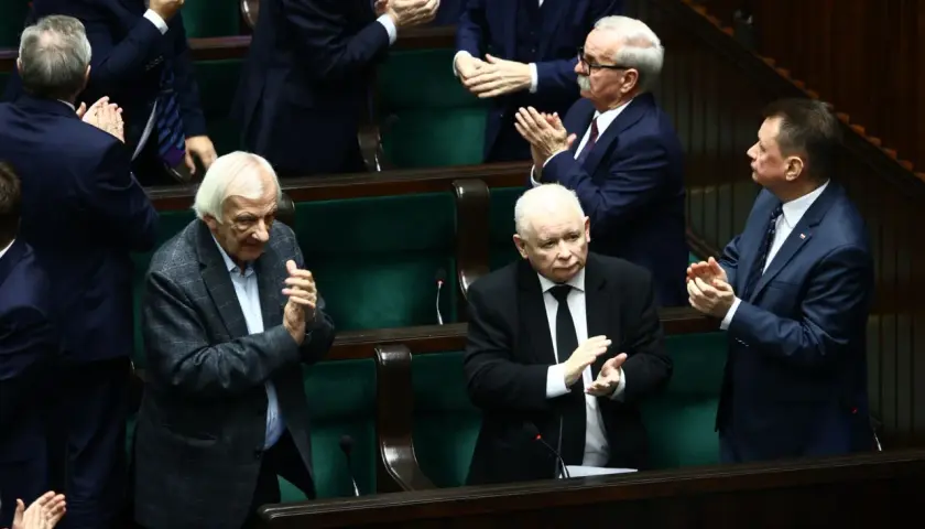 Ile zarabia Jarosław Kaczyński? Szokujące szczegóły jego dochodów