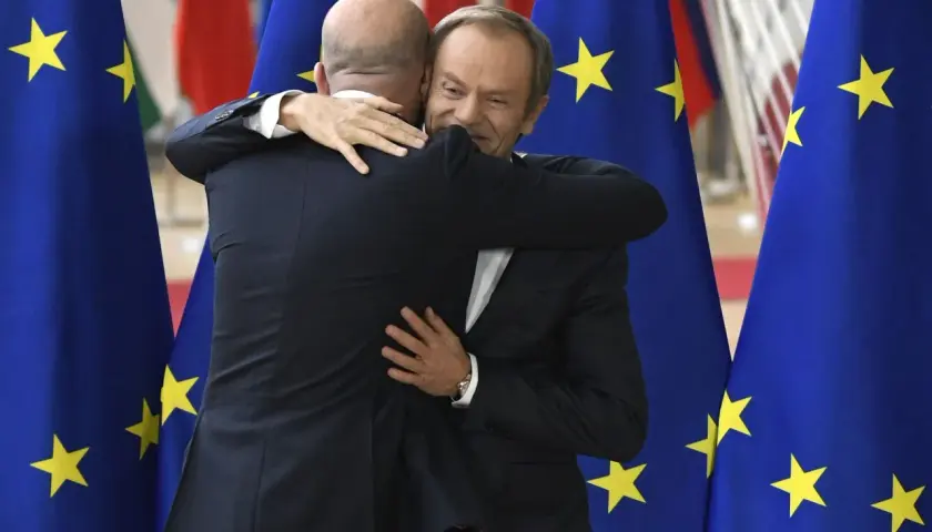 Jaką funkcję pełni Donald Tusk jako premier Polski i jego zadania?