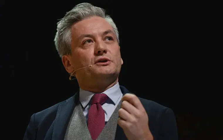 Skąd pochodzi Robert Biedroń? Zaskakujące fakty o jego życiu