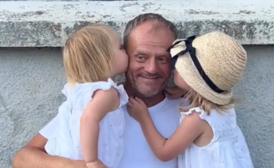Kiedy się urodził Donald Tusk? Odkryj ciekawostki o jego życiu