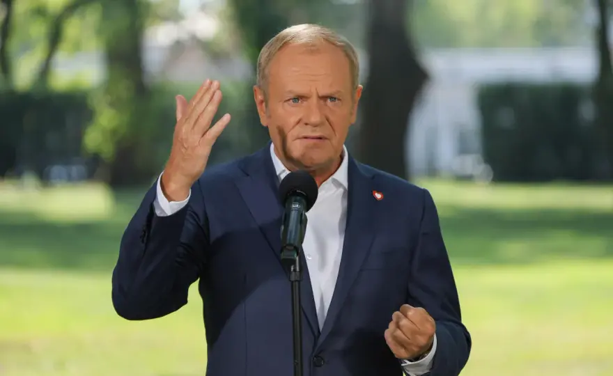 Donald Tusk czy jest katolikiem? Odkryj jego wiarę i wpływ na politykę