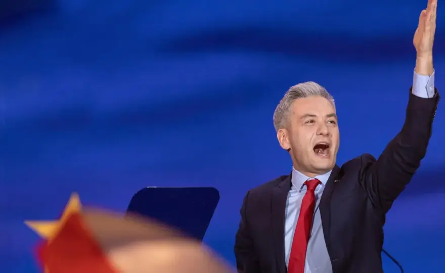 Robert Biedroń jaka partia – prawda o jego przynależności politycznej