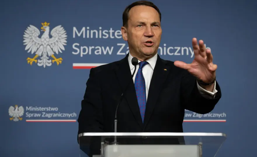 Spór o ambasadorów: Kto naprawdę rządzi polską dyplomacją?