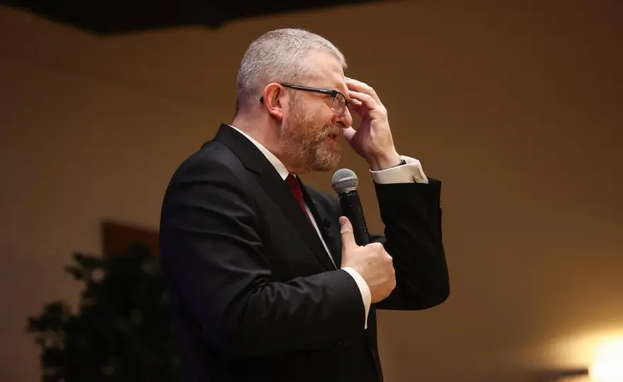 Kto jest liderem Konfederacji? Poznaj Sławomira Mentzena i jego rolę