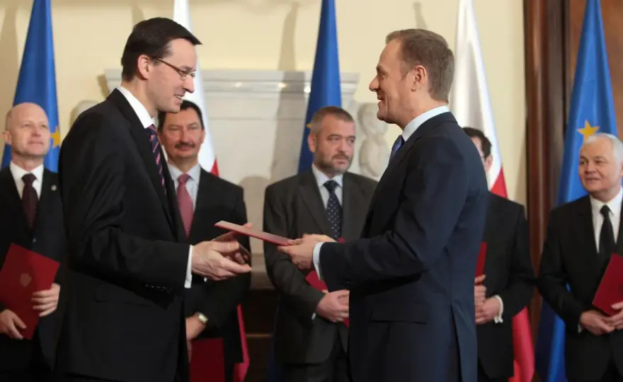 Czy Morawiecki był doradcą Tuska? Odkryj prawdę o ich relacji