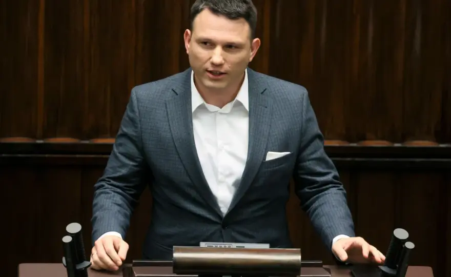 Sławomir Mentzen a AI: Czy polityk korzysta ze sztucznej inteligencji?