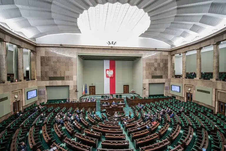Aktualna kadencja sejmu: co musisz wiedzieć o jej przebiegu