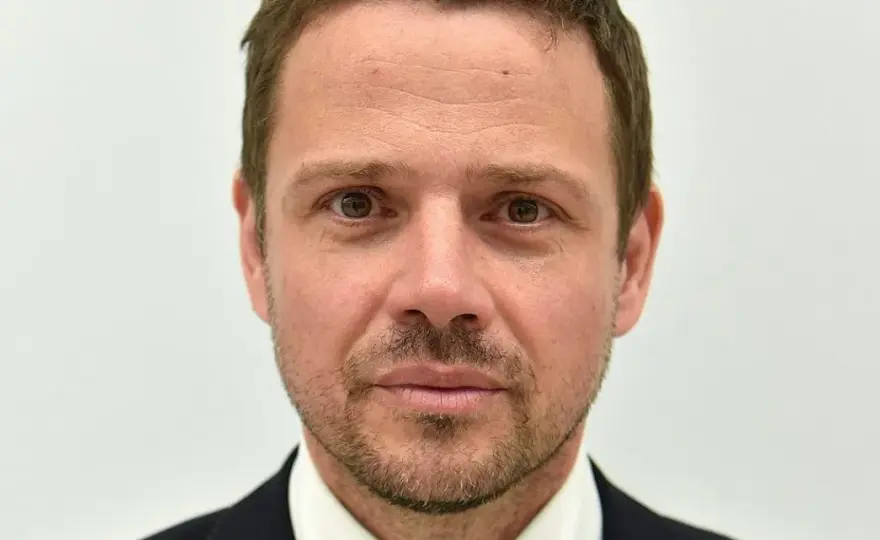 Rafał Trzaskowski skąd pochodzi? Poznaj jego fascynującą historię
