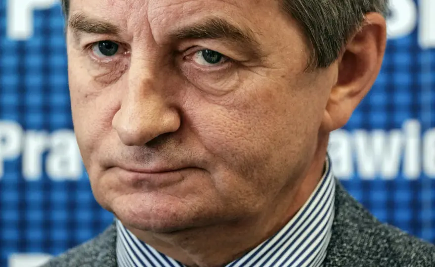 Afera lotnicza PiS: Dlaczego Kuchciński podał się do dymisji?