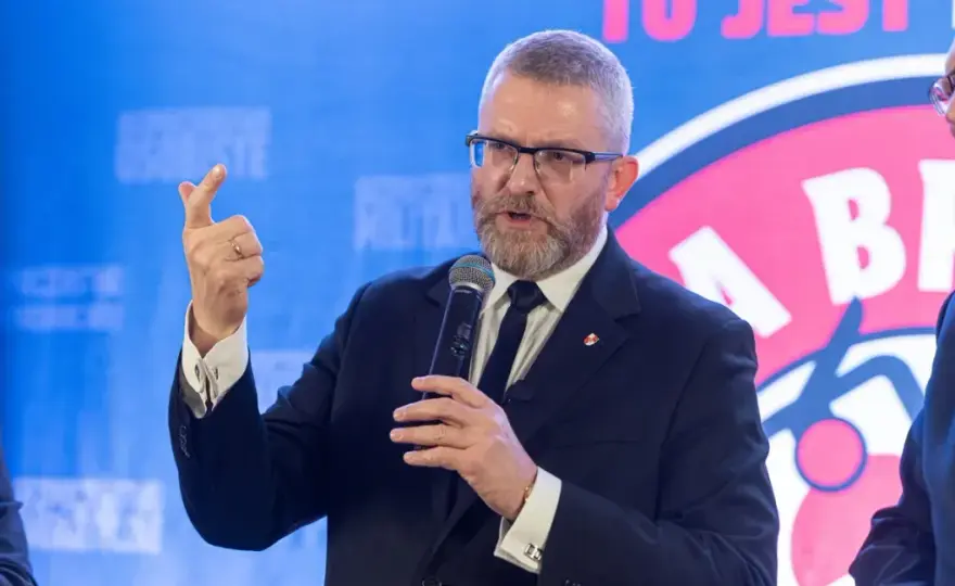Ile lat ma Grzegorz Braun? Zaskakujące fakty o jego życiu