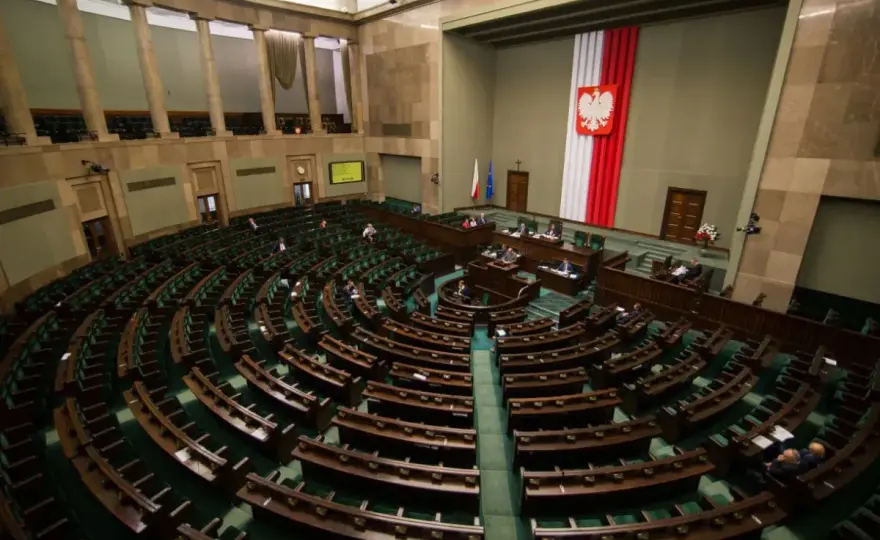 Obrady Sejmu kiedy: nie przegap ważnych dat i tematów dyskusji