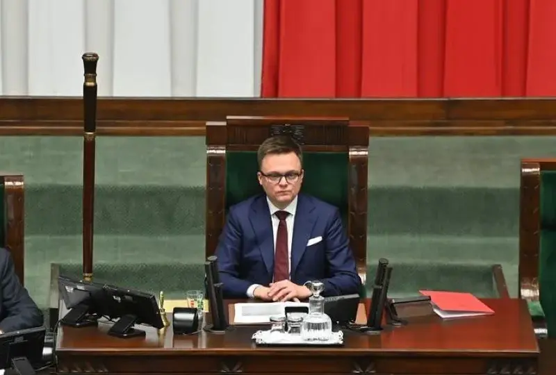 Kto jest marszałkiem sejmu i senatu? Poznaj obecnych liderów Polski