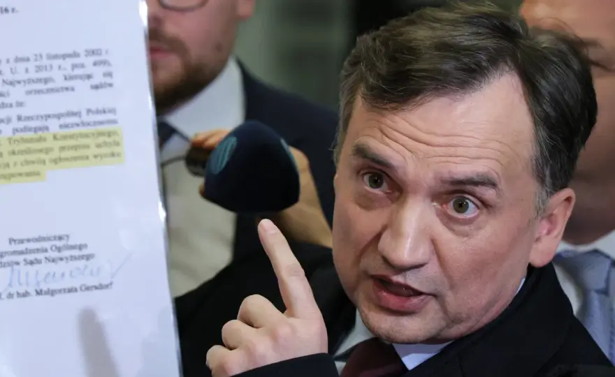 Skąd pochodzi Zbigniew Ziobro? Odkryj jego fascynującą historię