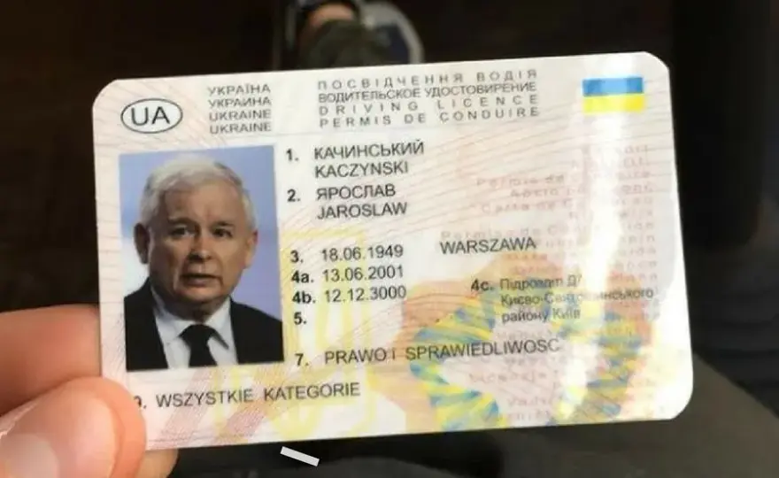 Czy Kaczyński ma prawo jazdy? Oto zaskakująca prawda o polityku
