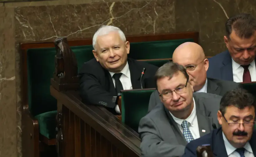Majątki posłów PiS: Co ukrywają najnowsze oświadczenia?