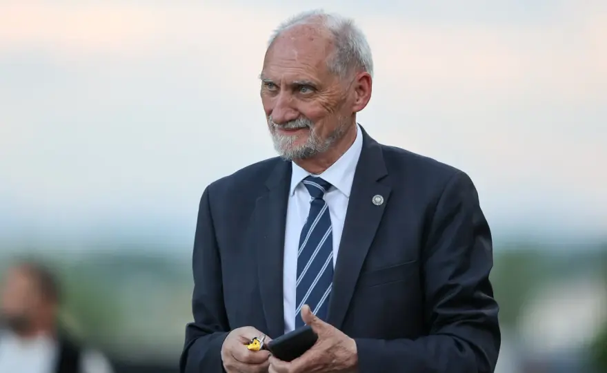 Macierewicz w PiS 2026: powrót do łask czy nowa rola? Analiza