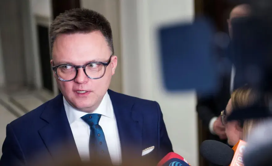 Jak zarabia Hołownia? Zaskakujące fakty o jego dochodach i źródłach