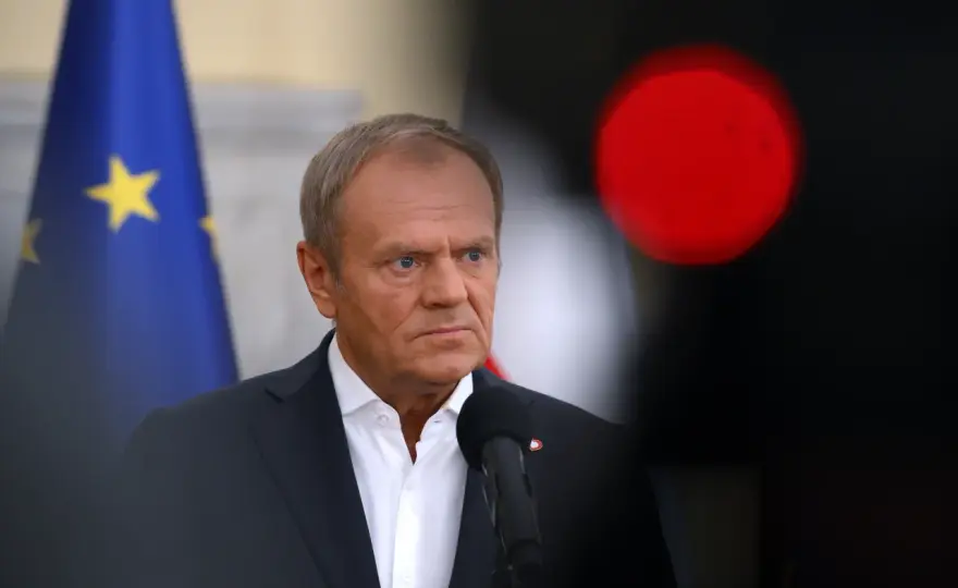Czy Donald Tusk jest katolikiem? Prawda o jego wierzeniach i polityce
