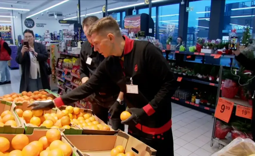 Gdzie Petru? Zaskakujące fakty o jego pracy w Biedronce w Warszawie