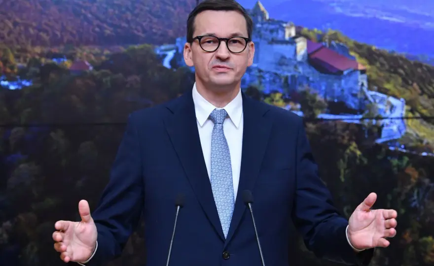 Ile zarabia Morawiecki? Ujawniamy jego majątek i zarobki