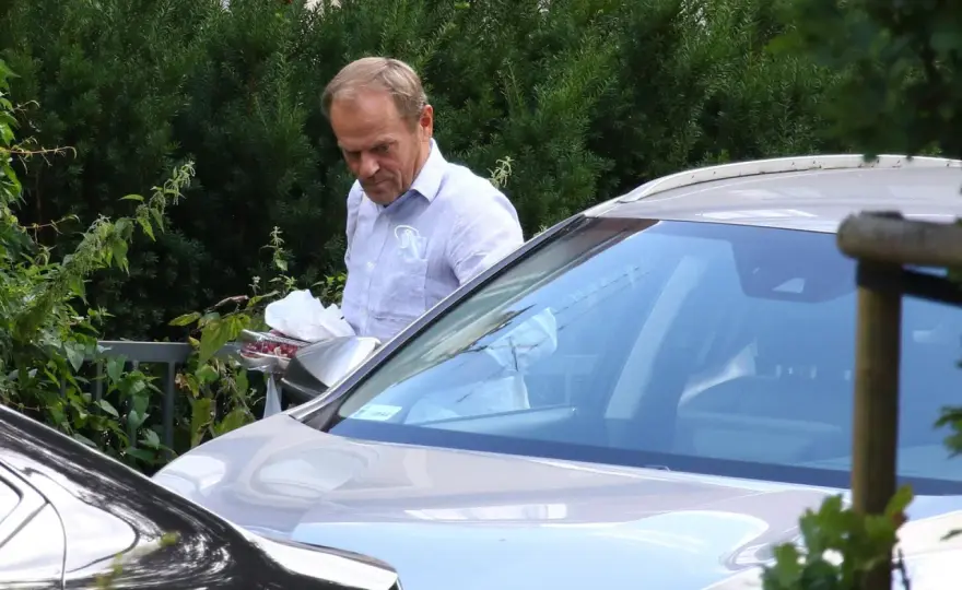Jakie auto ma Tusk? Zaskakujące fakty o jego samochodach