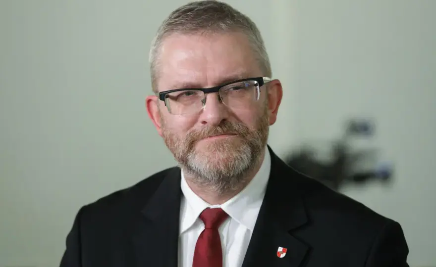 Kto to jest Grzegorz Braun? Kontrowersje i osiągnięcia polityka