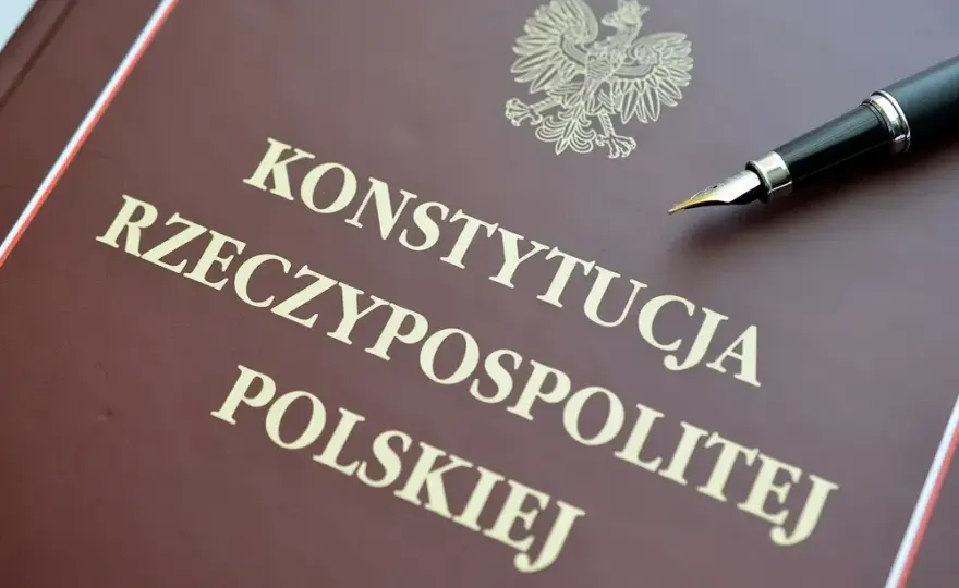 Dlaczego konstytucje nazywamy ustawą zasadniczą i co to oznacza?