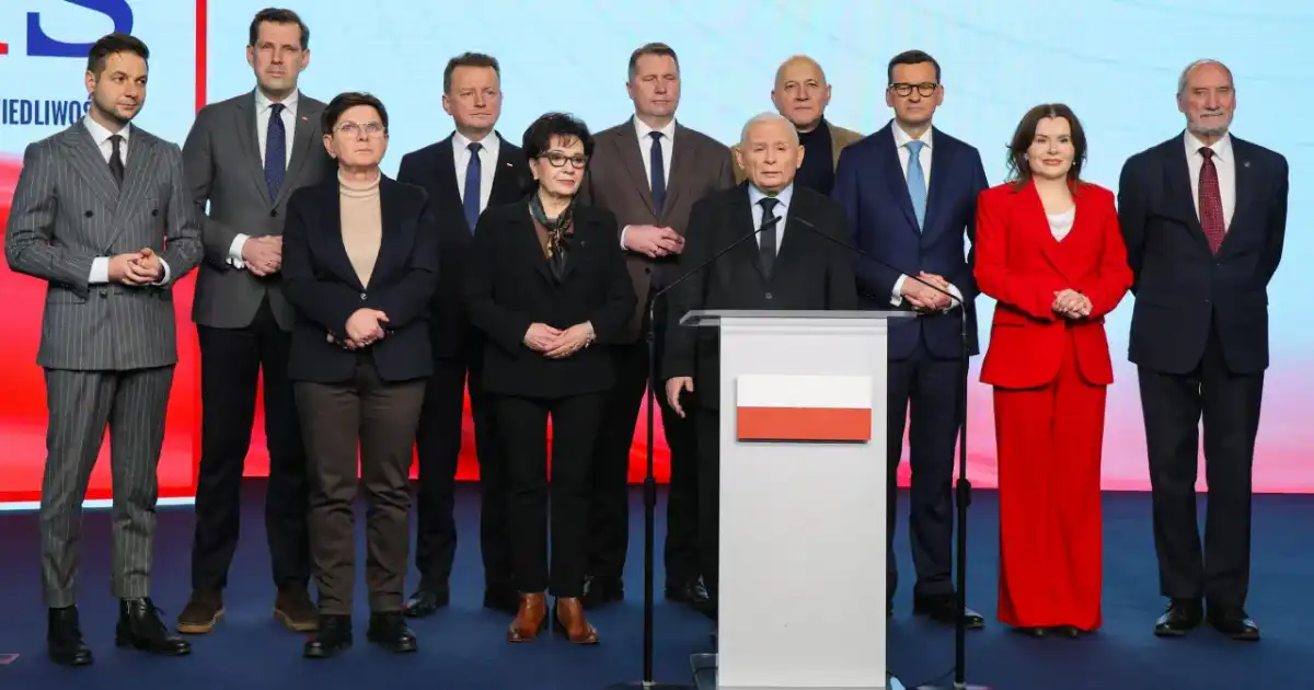 Kto pisze program partii? Odkryj autorów i ich wpływ