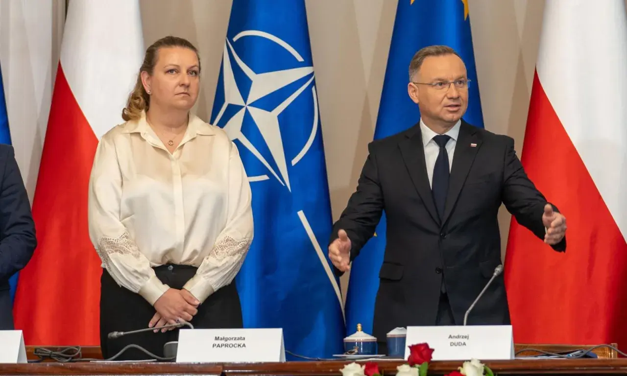 Prezydent Duda i Małgorzata Paprocka, kulisy decyzji prezydenta o skierowaniu ustawy o KRS do Trybunału Konstytucyjnego.