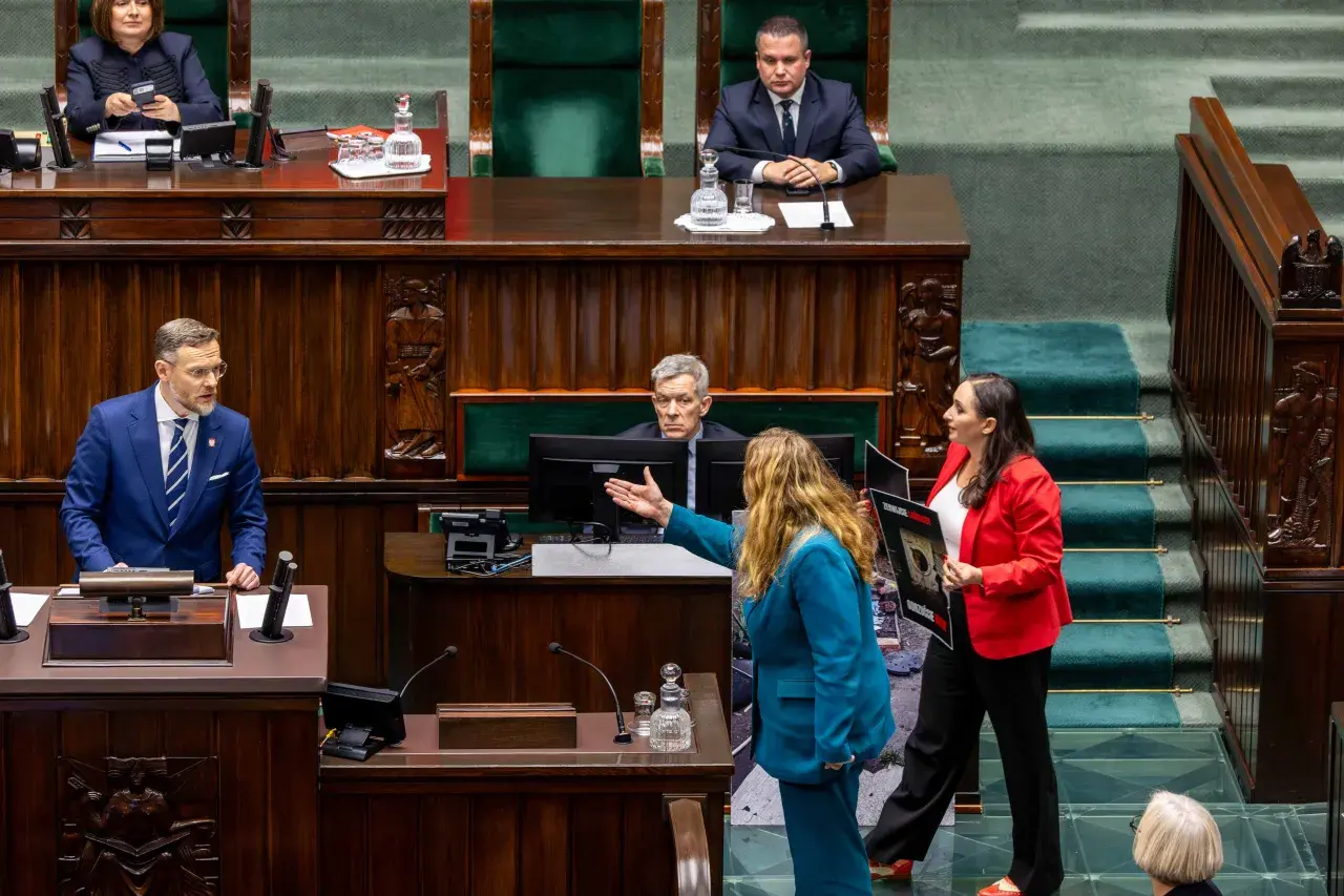 Posłowie debatują nad szczegółami projektu ustawy o "teście na Polaka" autorstwa posłów PiS.