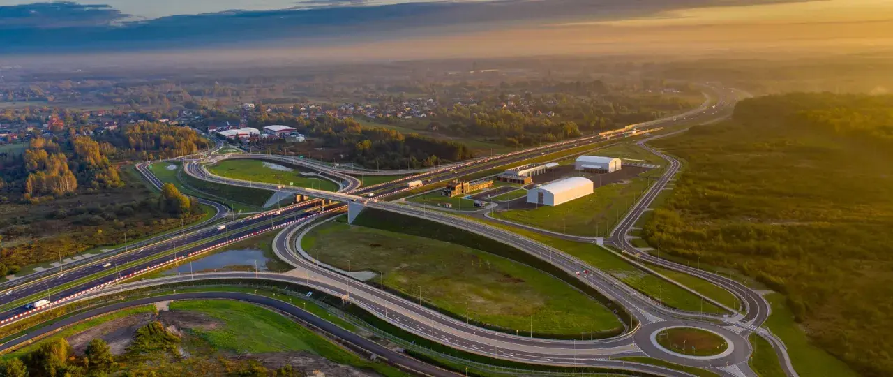 Ile km autostrad wybudowano za PiS? Zaskakujące statystyki i fakty